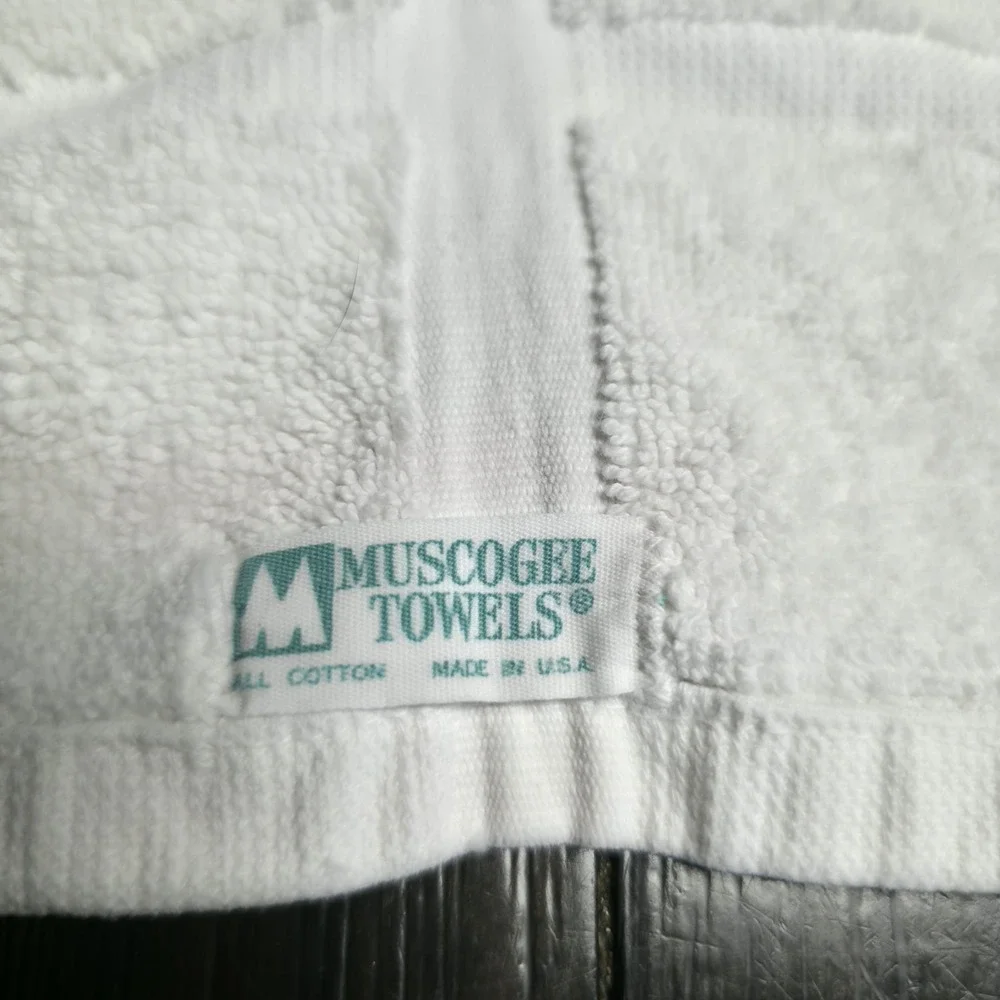 VTG Muscogee White Hand Towel All Cotton Gold Embroidered Monogram B Leaf USA